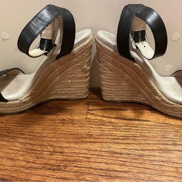 Michael Kors Leather Black Strap wedges - Picture 4 of 7